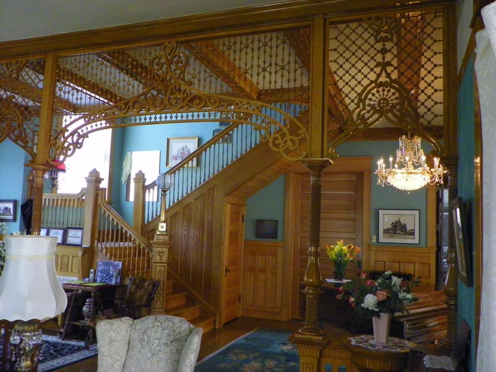 Ferris Mansion Bed And Breakfast รอว์ลินส์ ภายนอก รูปภาพ