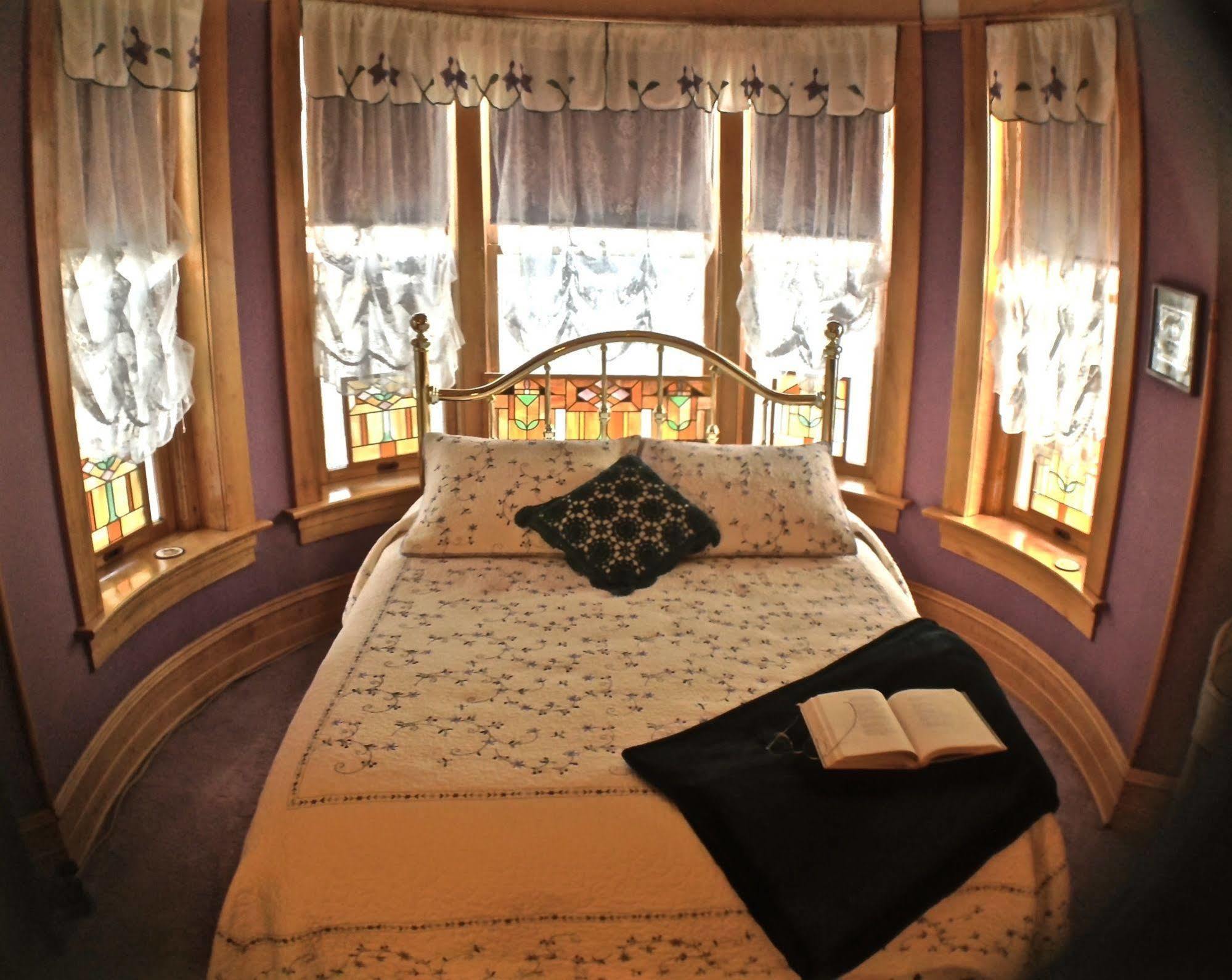 Ferris Mansion Bed And Breakfast รอว์ลินส์ ภายนอก รูปภาพ